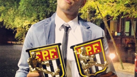 Neymar ganha dois troféus na festa de premiação do Campeonao Paulista 2013