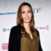 Angelina Jolie vai interpretar a própria mãe, Marcheline Bertrand, em filme produzido pelo marido, Brad Pitt, em 21 de maio de 2013