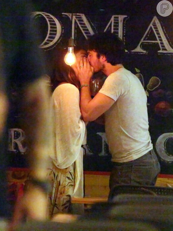 Ian Somerhalder e Nikki Reed têm jantar romântico em restaurante do Rio de Janeiro, nesta segunda-feira, 4 de maio de 2015