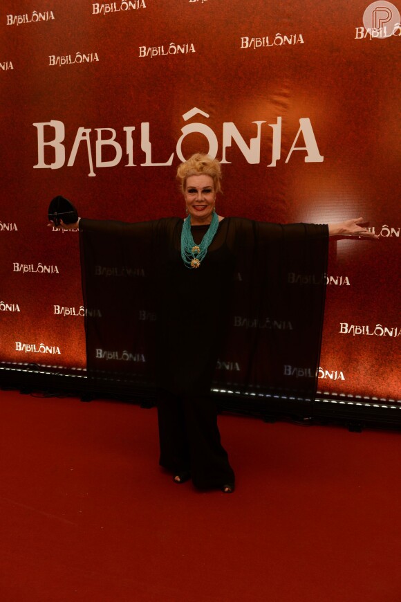 Rogéria esteve na festa de lançamento da novela 'Babilônia'