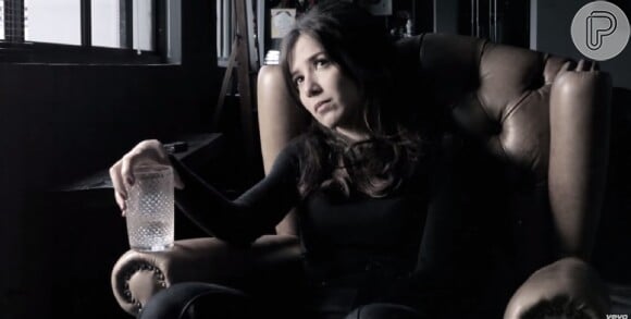 Marjorie Estiano divulgou o novo videoclipe da música 'Me Leva', uma das faixas do  álbum 'Oito'