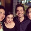 Simone Gutierrez reuniu Totia Meireles, Mariana Armelline e Conrado Caputo em uma só foto na festa de reta final da novela 'Alto Astral'