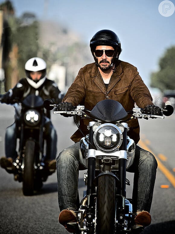 A empresa de Keanu Reeves lançou a moto KRGT-1