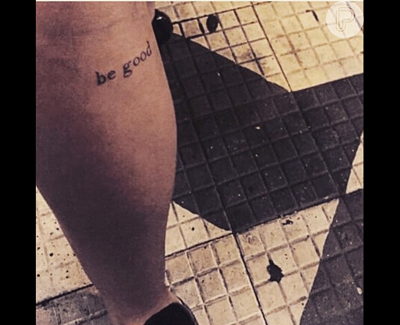 Anitta mostra tatuagem com os dizeres 'Be good' (seja bom) feita com Juliana de Paiva em abril de 2015