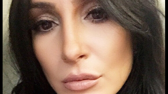 Claudia Leitte usa peruca morena para ficar igual a Kim Kardashian: 'Tô amando'