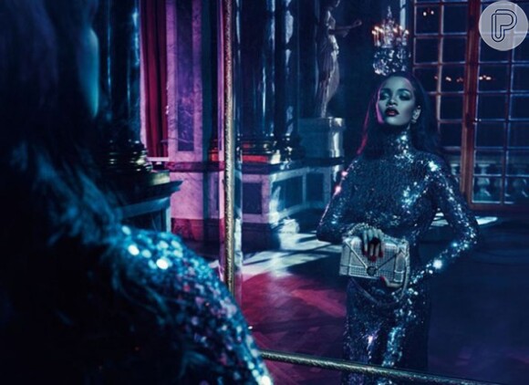 Rihanna usa vários looks em primeiro vídeo como garota-propaganda da Dior, nesta segunda-feira, 18 de maio de 2015
