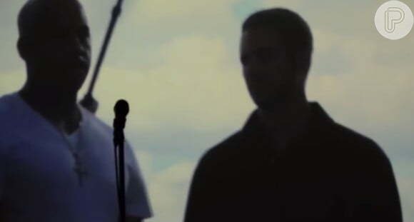 O vídeo encerra com uma imagem de Vin Diesel e Paul Walker juntos. Os dois atores trabalharam na franquia 'Velozes e Furiosos'