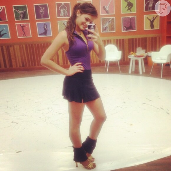 Bruna Marquezine mostra boa forma e exibe belas pernas no último ensaio para sua estreia na 'Dança dos Famosos', em 1 de junho de 2013