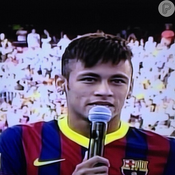 Neymar arrisca algumas palavras em catalão