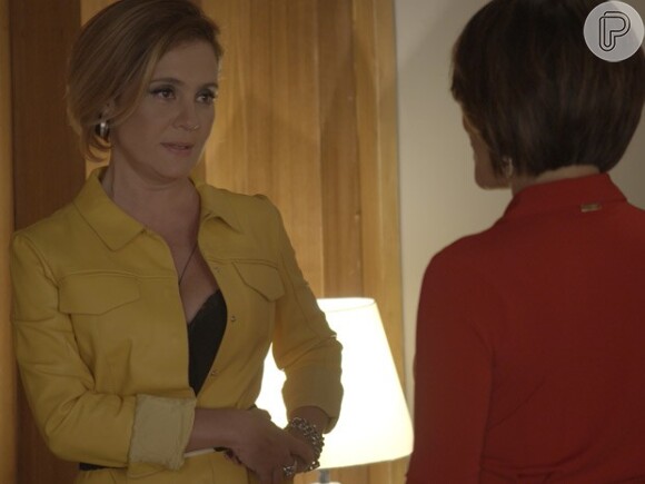 Inês (Adriana Esteves) confronta Beatriz (Gloria Pires), as duas saem no tapa e brigam a ponto de rasgarem os vestidos, na novela 'Babilônia'