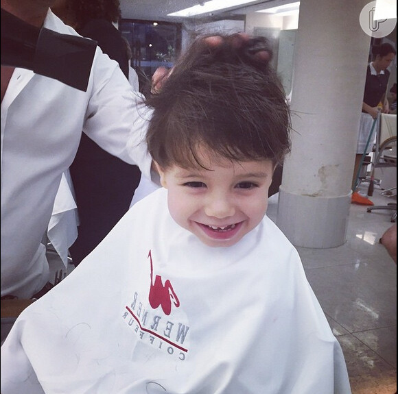Luana Piovani fotografou o processo completo e emendou com uma postagem de Dom secando o cabelo: 'Meu garoto'