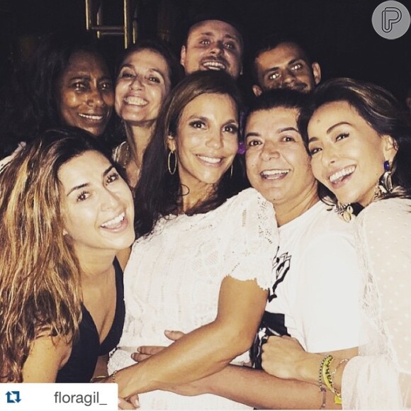 Sabrina Sato curtiu o aniversário de Ivete Sangalo na Bahia neste sábado, 30 de maio de 2015, com a cantora, Fernanda Paes Leme e um grupo de amigos