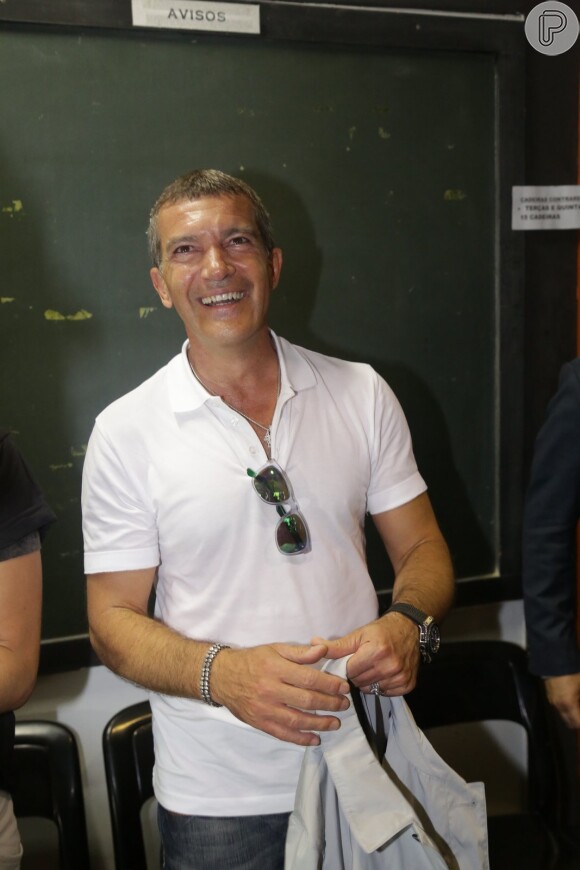 Antonio Banderas visitou a ONG Spectaculu, Escola de Arte e Tecnologia, fundada por Marisa Orth