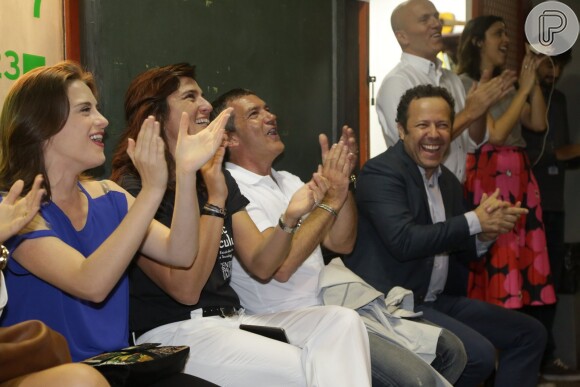 Antonio Banderas gostou da apresentação de alunos da ONG
