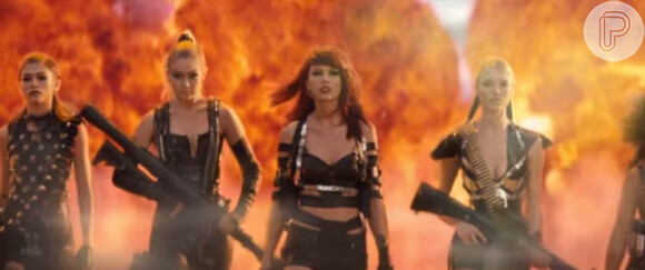 A cantora lançou no último mês o clipe da música "Bad Blood" e o vídeo ultrapassou a marca de 24 milhões de acessos, em apenas dois dias. Taylor  apostou em bastantes efeitos especiais, pancadaria e muitas mulheres bonitas no clipe em que ela Selena Gomez são inimigas e brigam.