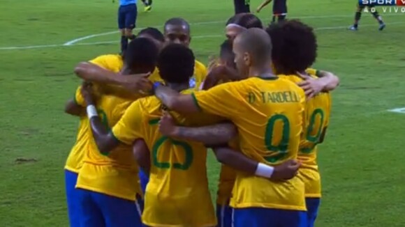 Em amistoso, Seleção vence a primeira partida no Brasil após a Copa do Mundo