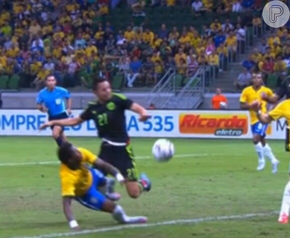 A Seleção do México teve pênalti não marcado pelo árbitro Julio César Quintana