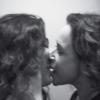 Daniela Mercury e Malu Verçosa se beijam para a revista 'Tpm', em 6 de junho de 2013