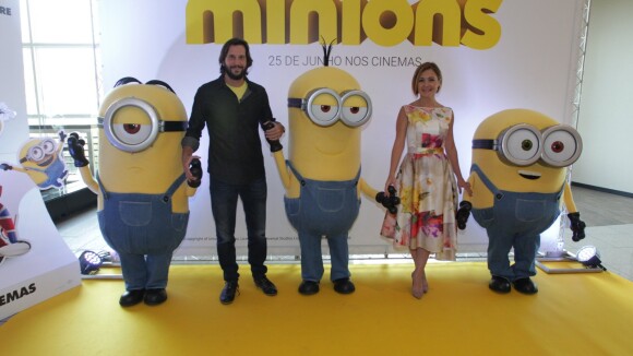 Adriana Esteves e Vladimir Brichta levam filhos à pré-estreia de 'Minions'