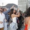 Bruna Marquezine, Sasha, Carolina Dieckmann, Preta Gil e outros famosos foram para a praia de Copacabana, na Zona Sul do Rio, prestigiar o show de Ivete Sangalo e Criolo
