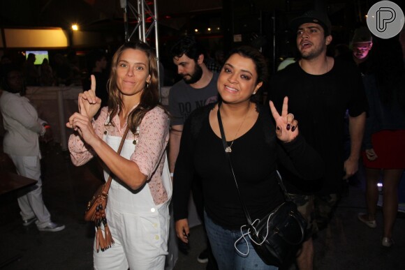 Carolina Dieckmann chega com Preta Gil no show de Thiaguinho na Barra da Tijuca, Zona Oeste do Rio