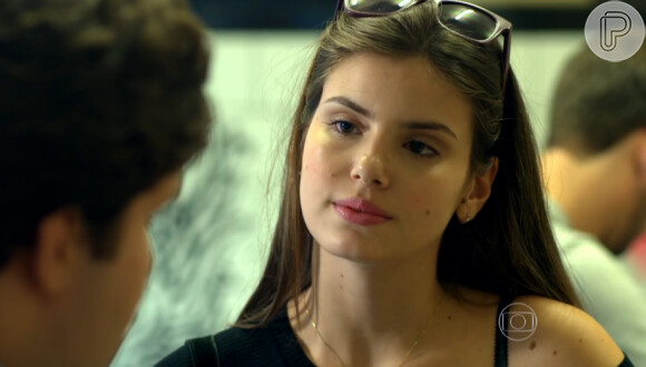 'Verdades Secretas': Angel (Camila Queiroz) para de falar com Eziel (Felipe Hintze)
