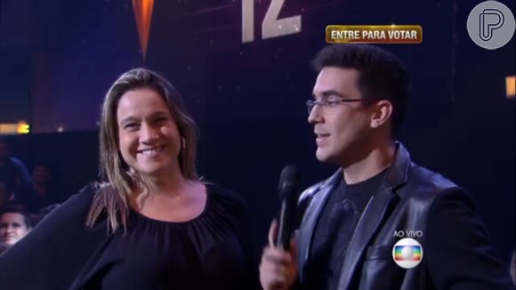 Com a ajuda da plateia, Fernanda Gentil cantou o hit 'Quando você passa'