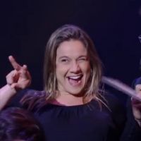 Fernanda Gentil canta música de Sandy & Junior no 'SuperStar': 'Telão não subiu'