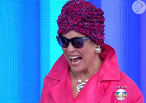 Regina Duarte soltou um dos bordões mais marcantes de sua Porcina, no 'Vídeo Show', o grito pelo nome da emprega Mina