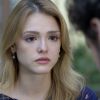 Júlia (Isabelle Drummond) diz a Pedro (Jayme Matarazzo) que está bem com Felipe (Michel Noher) , na novela 'Sete Vidas'