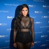 Vestido de Kim Kardashian está à venda na internet por US$ 895 (cerca de R$ 2.765)