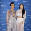 Kris e Kylie Jenner, mãe e irmã de Kim Kardashian, também exibiram seus looks no evento na França