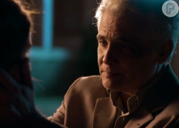 Arlete (Camila Queiroz) questiona o amor do pai quando ele decide mandá-la de volta para a casa da avó, em 'Verdades Secretas'