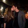 Camila Queiroz, de 'Verdades Secretas', ganhou beijo de aniversário do namorado, Lucas Cattani, em comemoração de seu aniversário