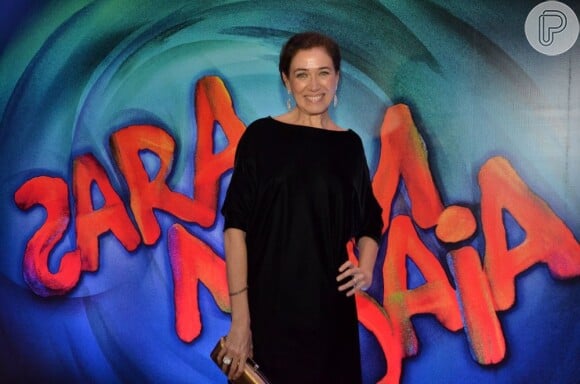 Lilia Cabral escolhe look preto para a festa de 'Saramandaia', no Museu de Arte do Rio, em 17 de junho de 2013