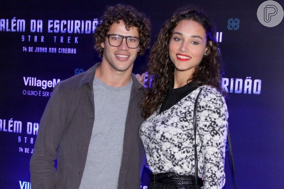 José Loreto é namorado de Débora Nascimento, com quem começou a namorar nos bastidores de 'Avenida Brasil'