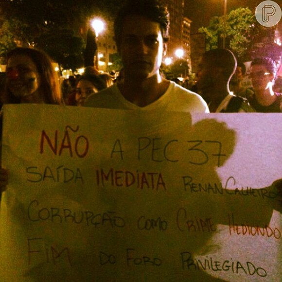 Raphael Viana diz não ao Projeto de Emenda Constitucional 37 no protesto que aconteceu no Rio de Janeiro