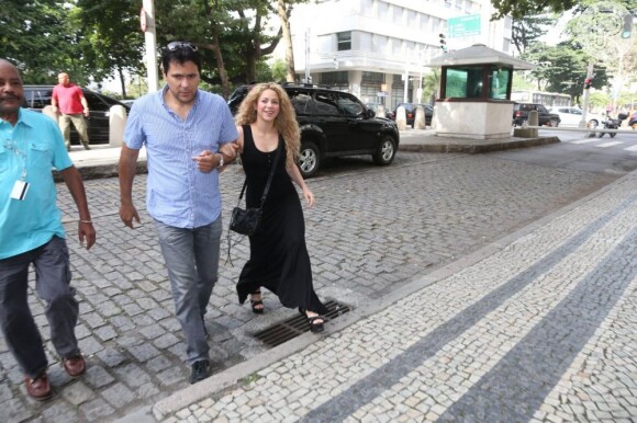 Shakira chega ao consulado americano, no Centro do Rio, em 21 de junho de 2013