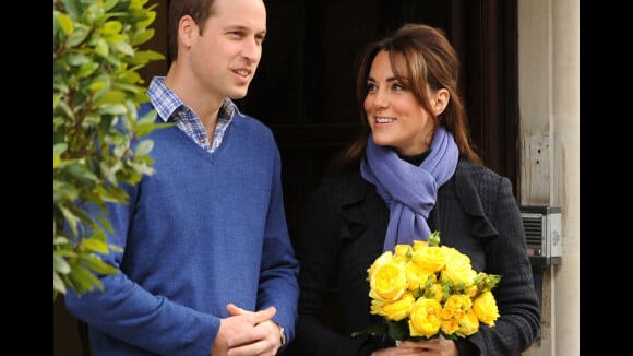 Kate Middleton, grávida, deixa hospital ao lado de príncipe William