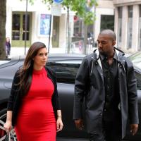 Kanye West pede Kim Kardashian em casamento após nascimento da filha, North West