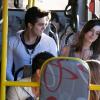 Luan Santana e Giovanna Lancellotti gravam o clipe 'Te Esperando' dentro de um ônibus
