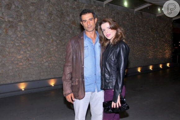 Marcos Pasquim vai com Lucienne Moraes assistir ao primeiro capítulo de 'Saramandaia'