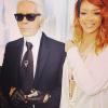 Rihanna posa ao lado do diretor criativo da Chanel, Karl Lagerferld