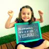 A primogênita de Fernanda, Luisa, de 5 anos, comemorou a chegada de um(a) irmãozinho(a)