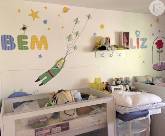 Bem e Liz vão dormir no mesmo cômodo, decorado com o tema 'O Pequeno Príncipe'