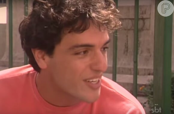 Rodrigo Lombardi em cena da novela 'Marisol'. Chico, seu personagem, era apaixonado pela vendedora de flores que dava título à trama, vivida por Bárbara Paz