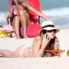 Luana Piovani aproveitou o calor desta sexta-feira para curtir uma praia no Rio de Janeiro