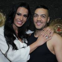 Belo e Gracyanne Barbosa namoram durante arraiá no Retiro dos Artistas