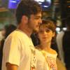 Isabella Santoni é vista aos beijos com novo namorado, no Rio