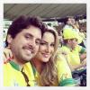 Claudia Leitte é fã de futebol e a loira não podia deixar de conferir a final da Copa das Confederações, no Maracanã, ao lado de seu marido,  Márcio Pedreira